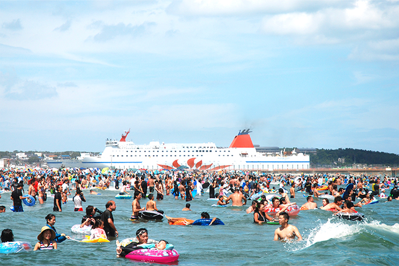 Sea bathing